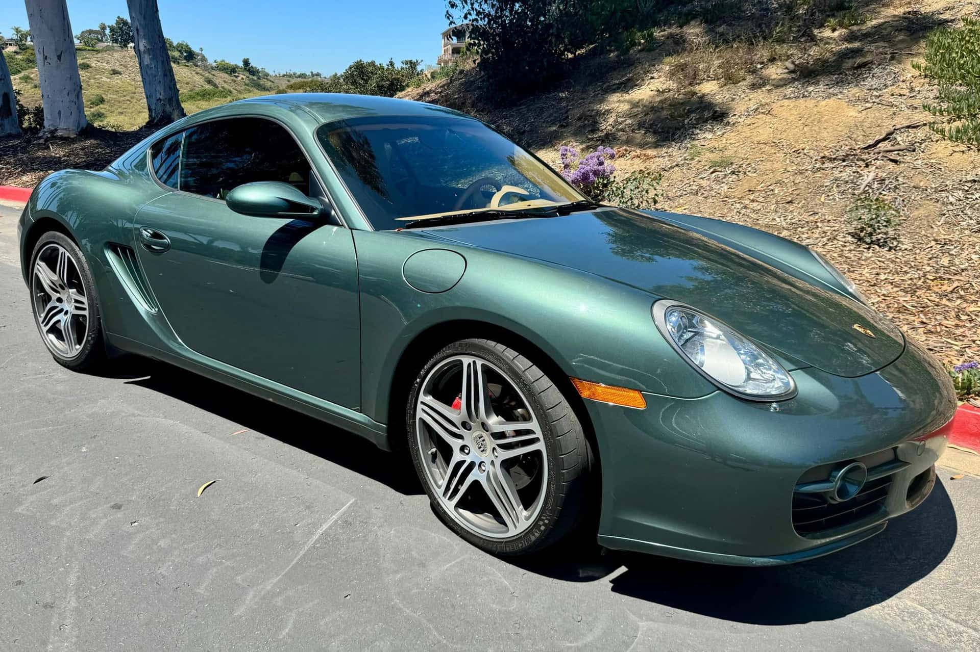 2008 Porsche 987 Cayman sold for $22,000