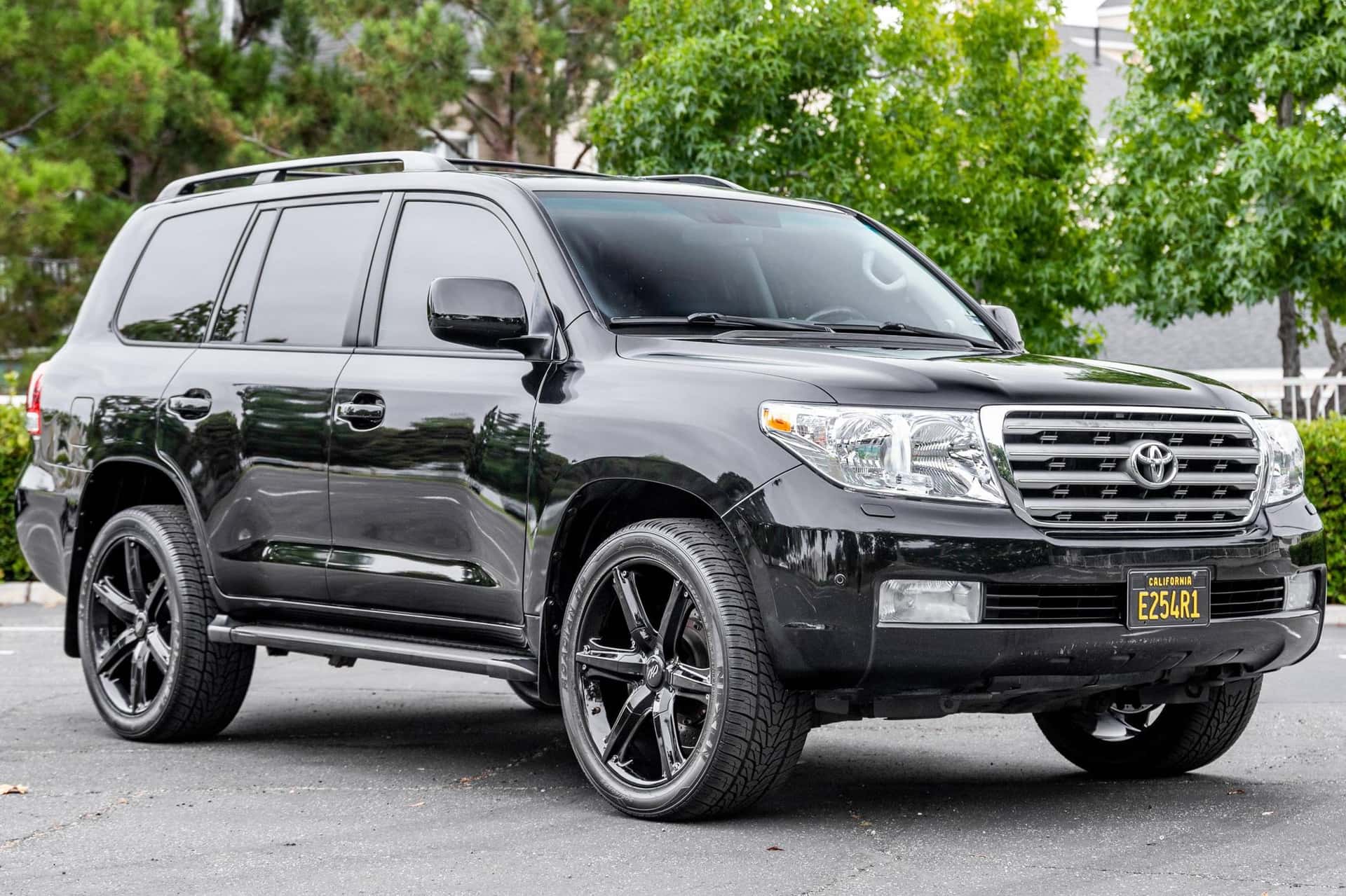 2011 Toyota Land Cruiser sold for $30,000