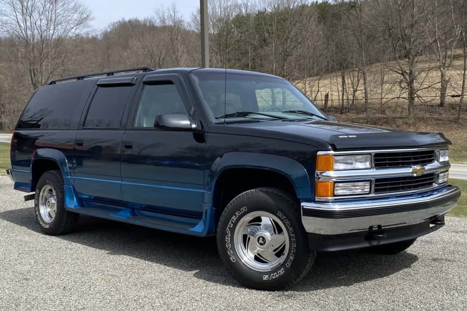 1996 Chevrolet Suburban (GMT400 1992-1999) sold for $34,750