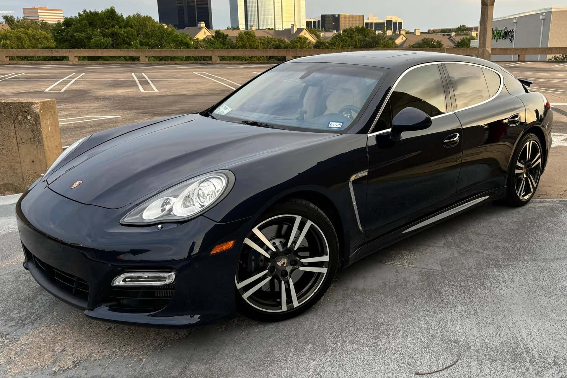 2013 Porsche Panamera sold for $39,250