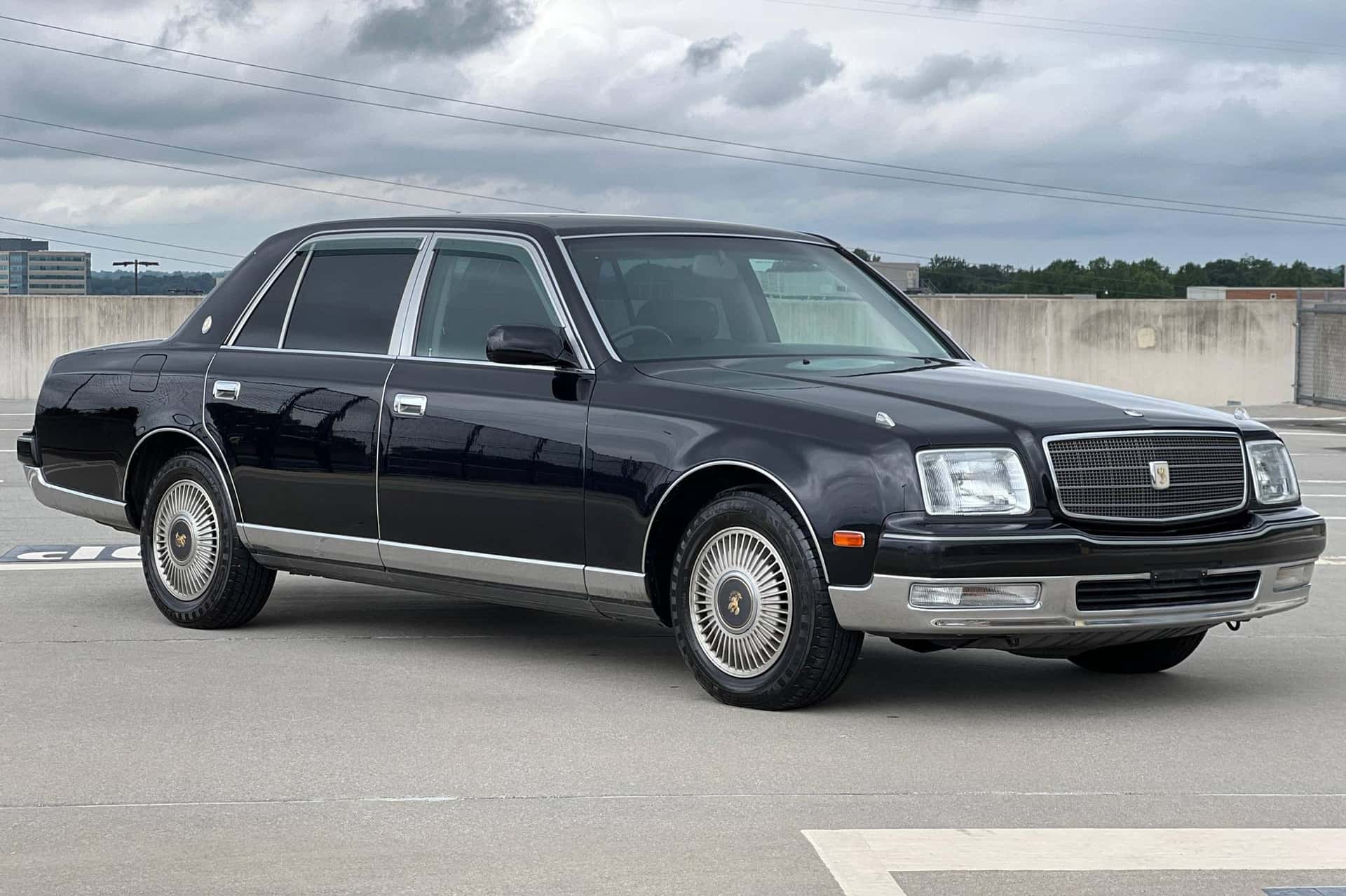 1998 Toyota Century sold for $10,100