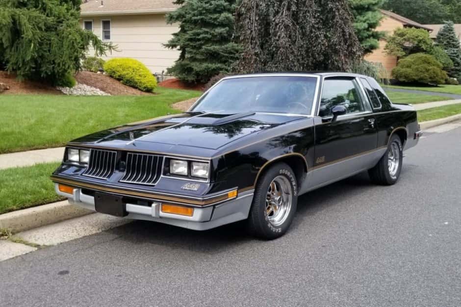 1985 Oldsmobile 442 sold for $20,250