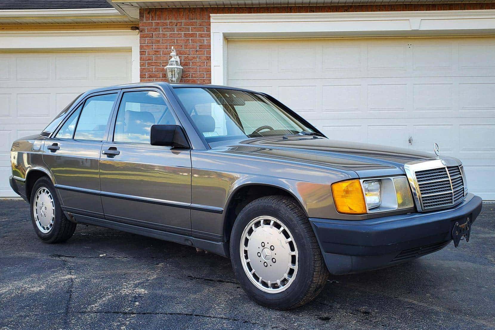 1986 Mercedes-Benz C-Class sold for $2,500