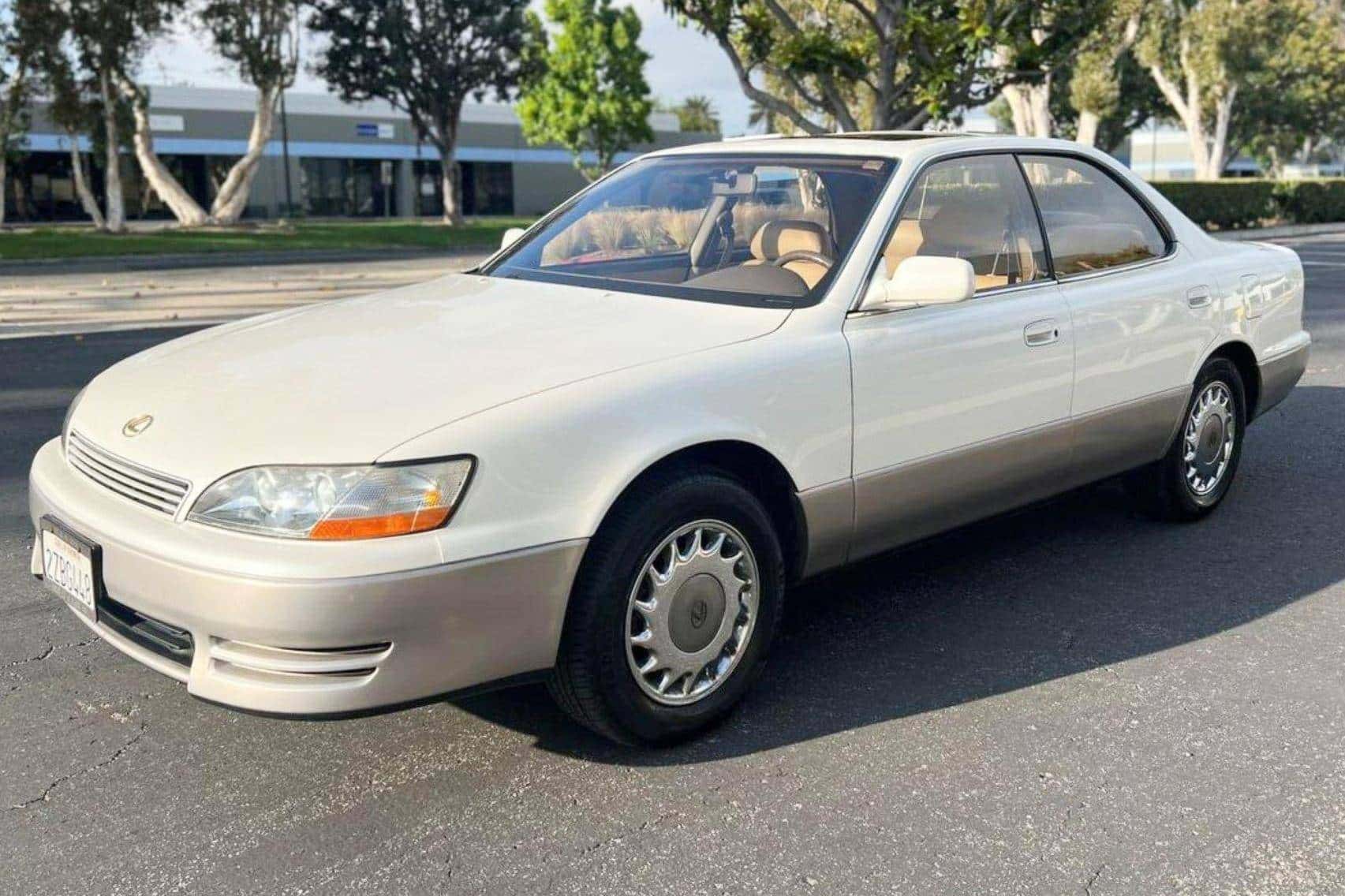 1992 Lexus ES sold for $5,500