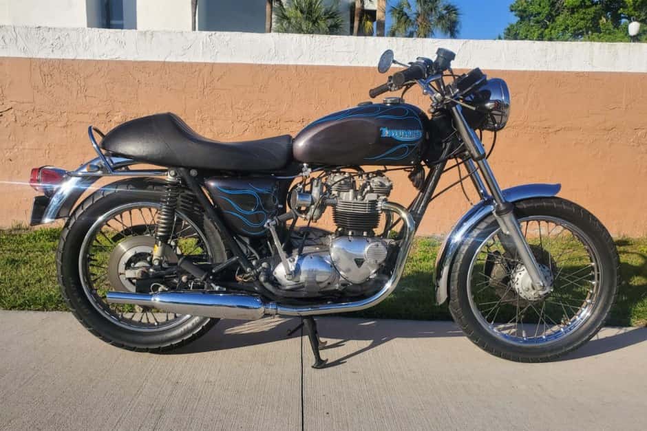 1977 Triumph Bonneville T140 sold for $5,600