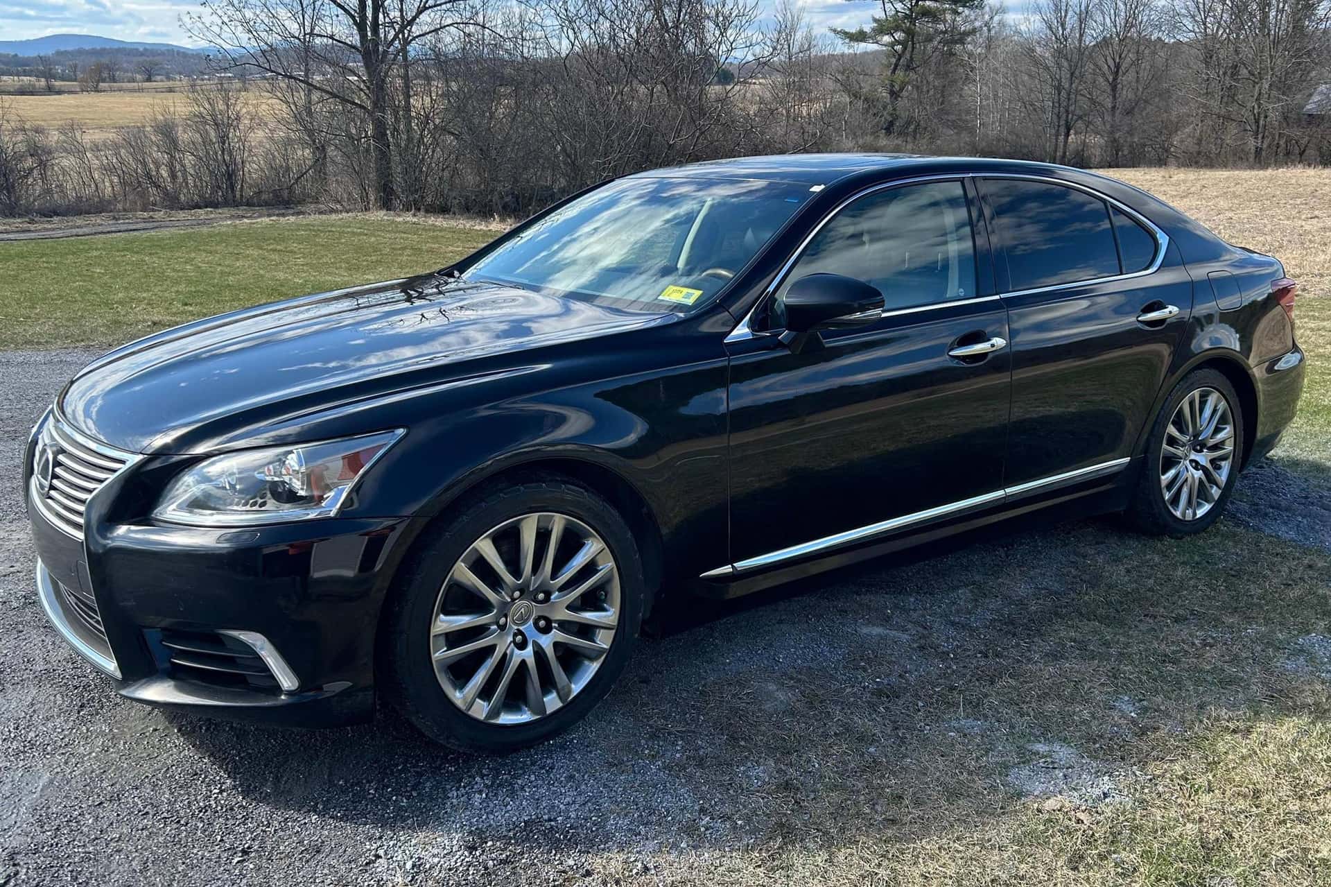 2015 Lexus LS sold for $19,250