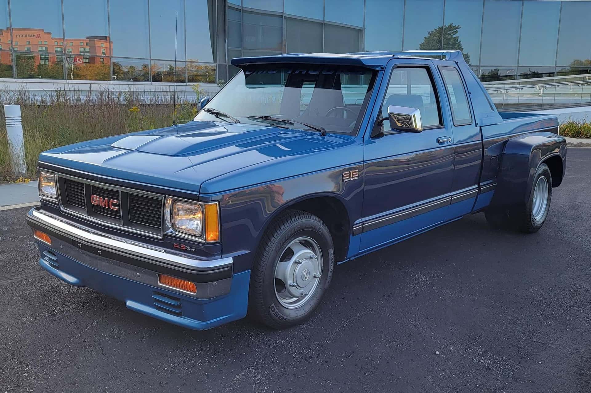 1989 GMC S-15 sold for $11,555