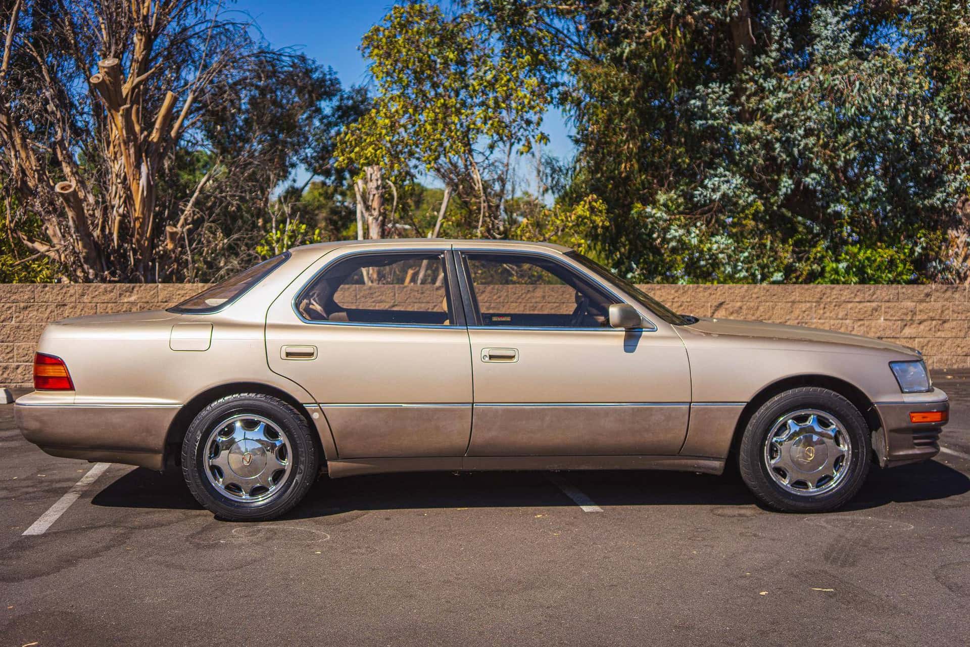 1993 Lexus LS sold for $4,169