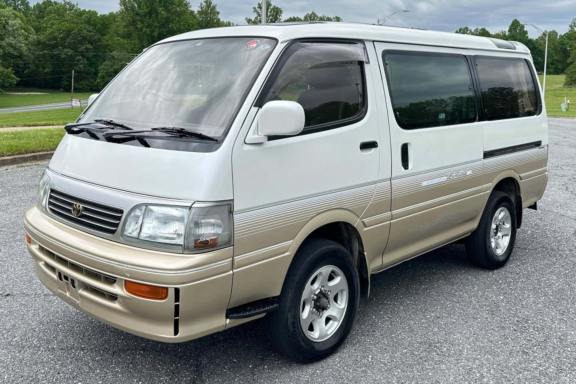 1995 Toyota HiAce sold for $10,500
