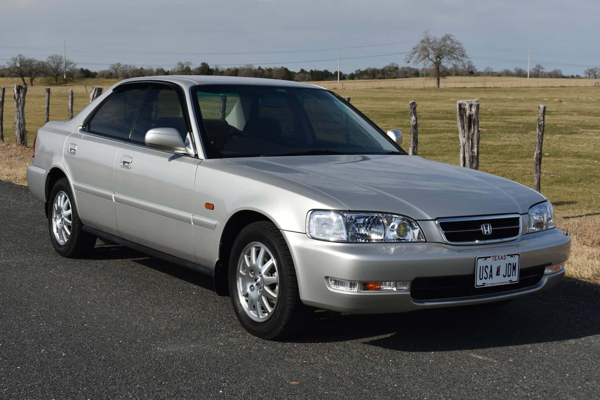 1995 Honda Inspire sold for $9,999