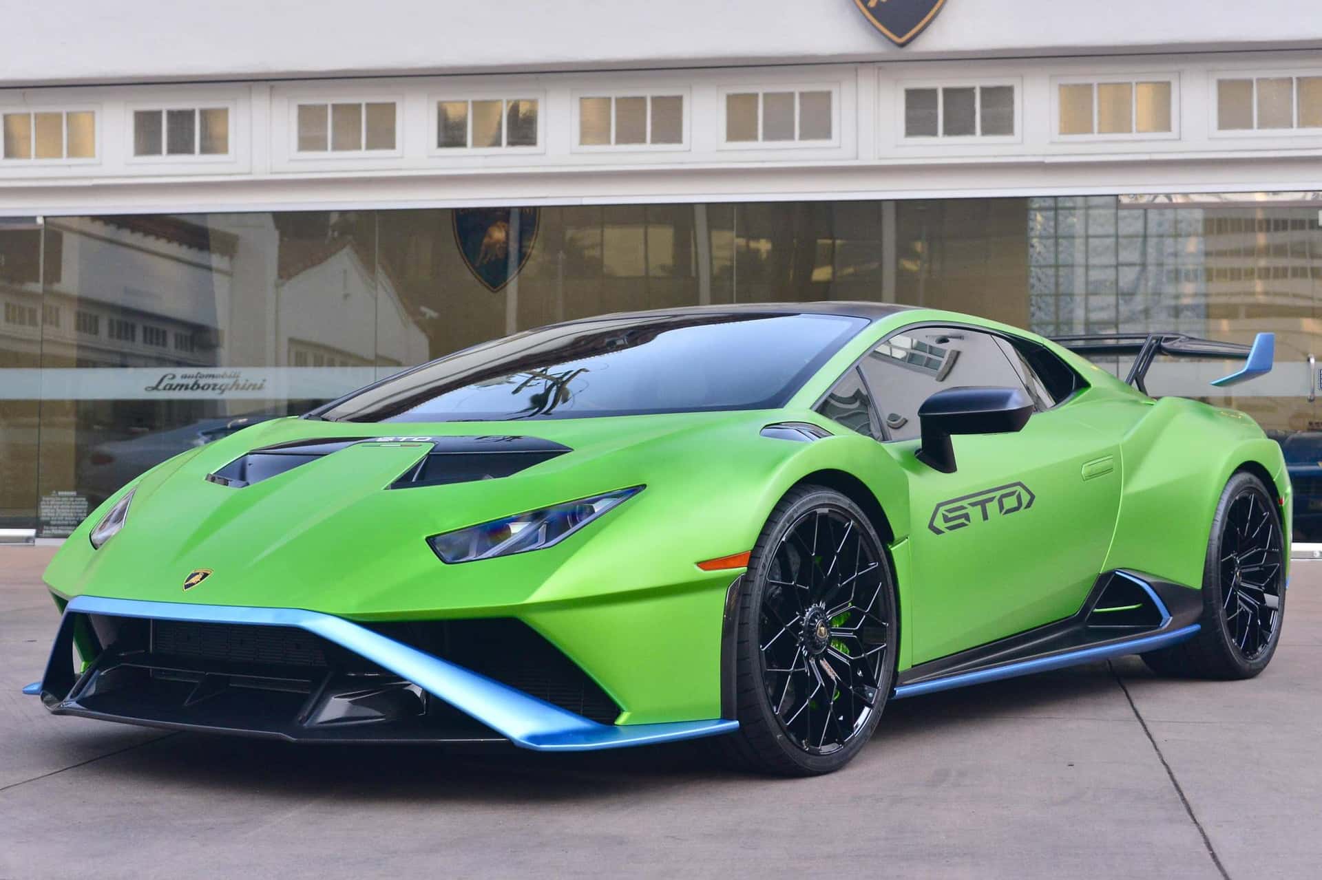 2022 Lamborghini Huracan sold for $451,000