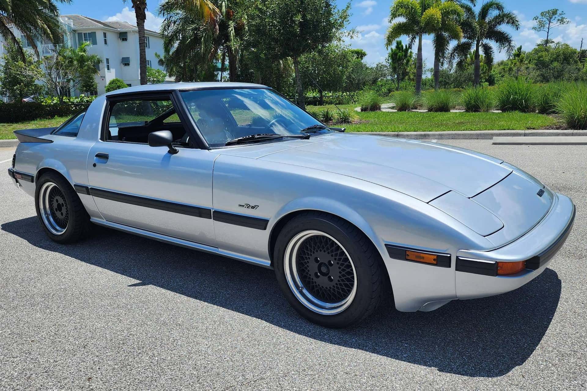 1983 Mazda FB RX-7 sold for $7,000