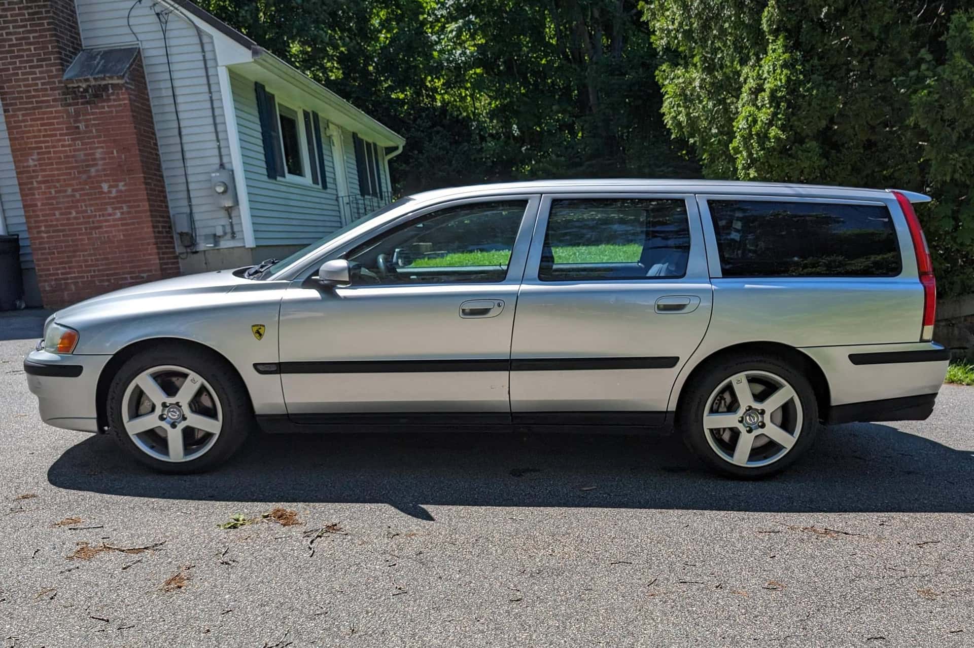 2004 Volvo V70 sold for $6,500