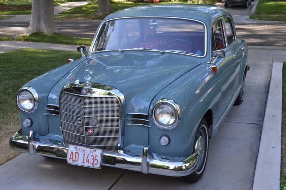 1961 Mercedes-Benz Ponton sold for $15,500