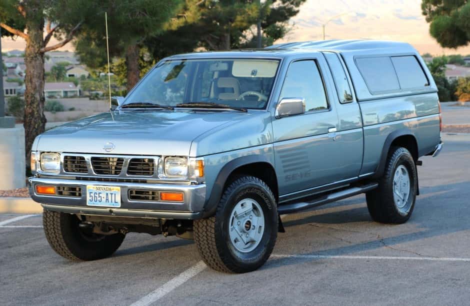 1993 Nissan Pickup sold for $11,300