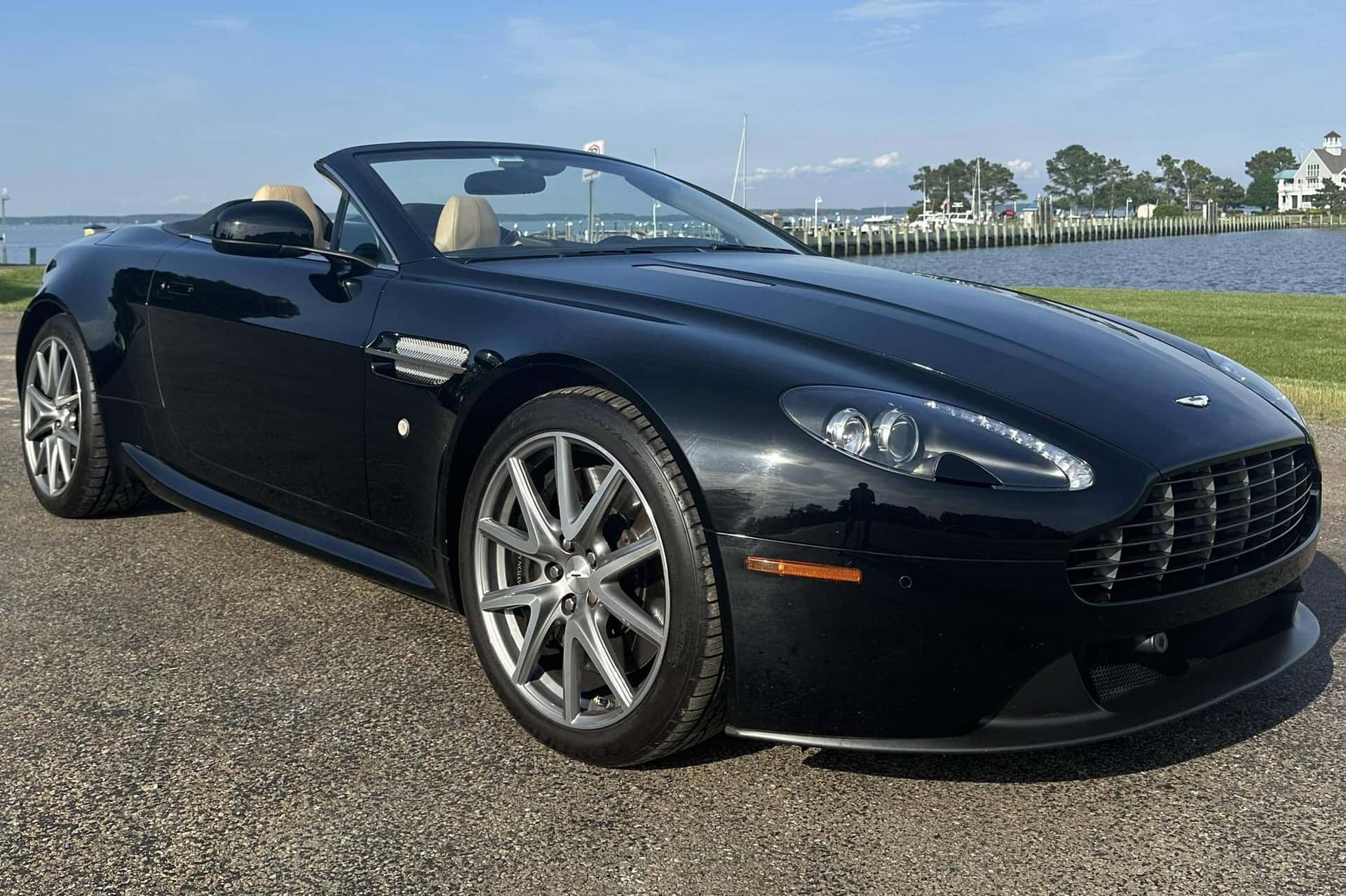2012 Aston Martin Vantage sold for $39,000