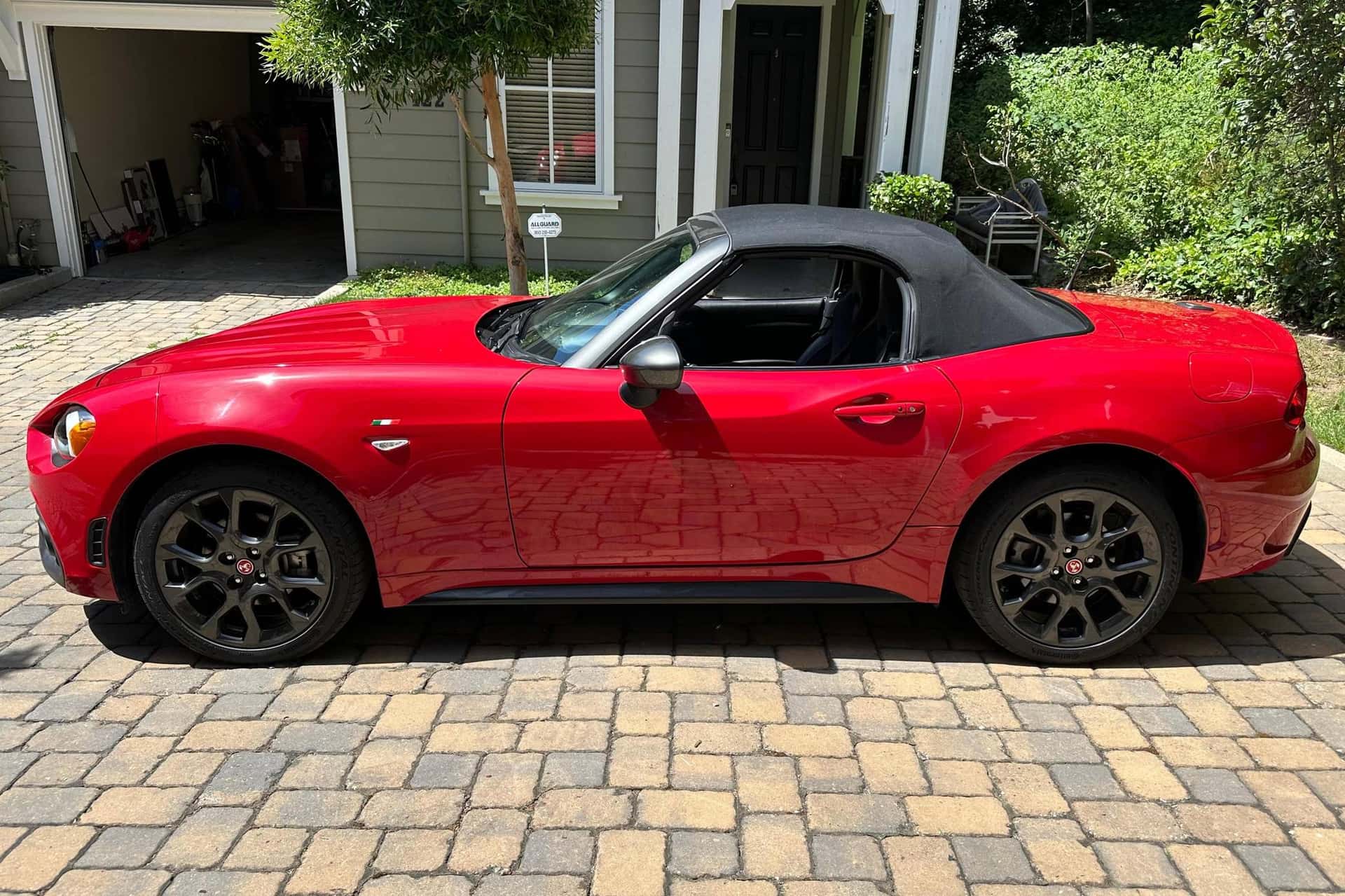 2017 Fiat 124 Spider sold for $21,250