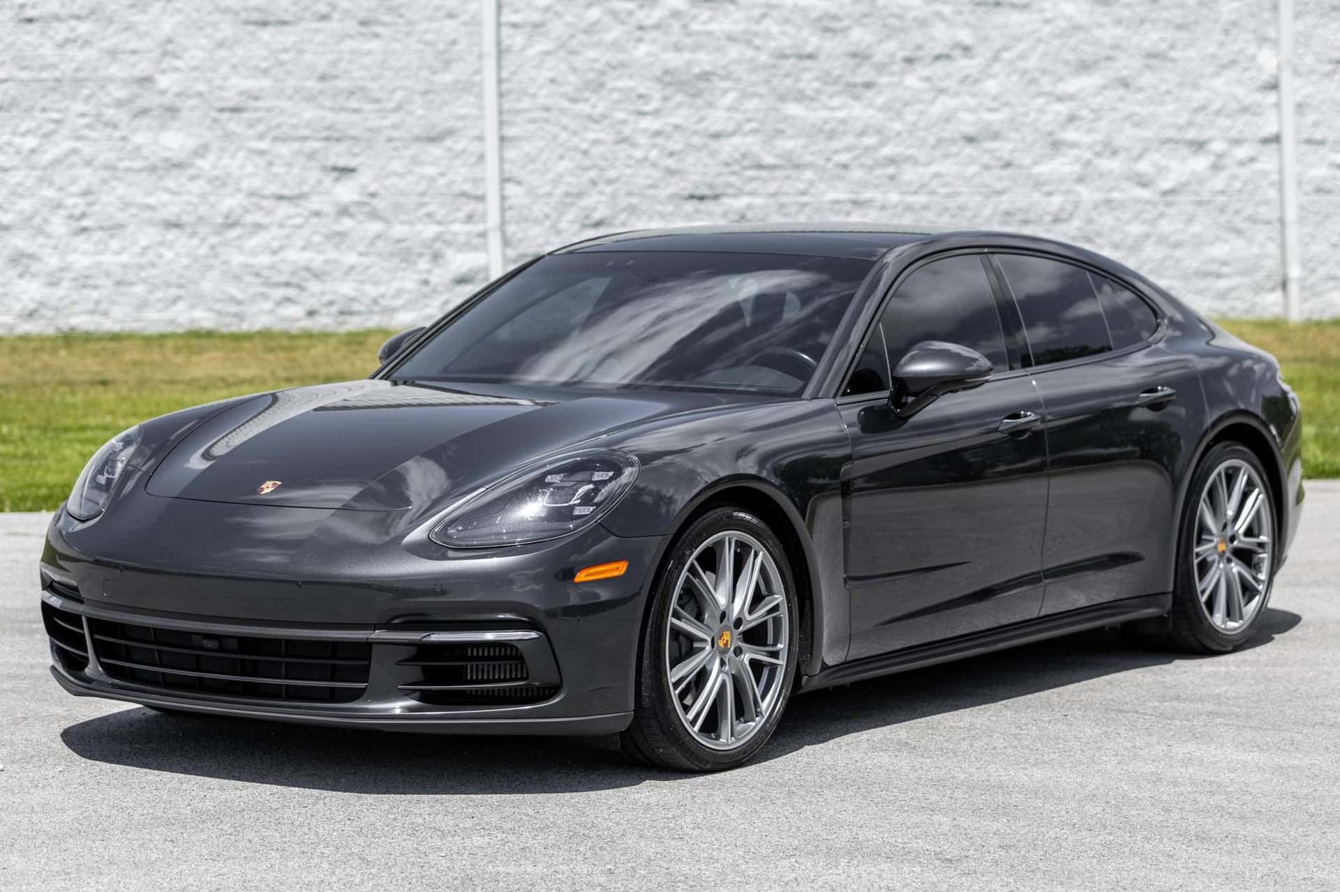 2018 Porsche Panamera sold for $32,188