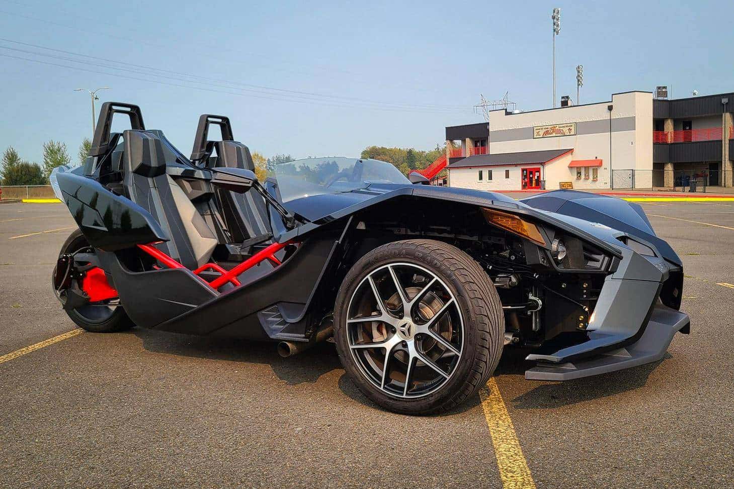 2016 Polaris Slingshot sold for $15,350