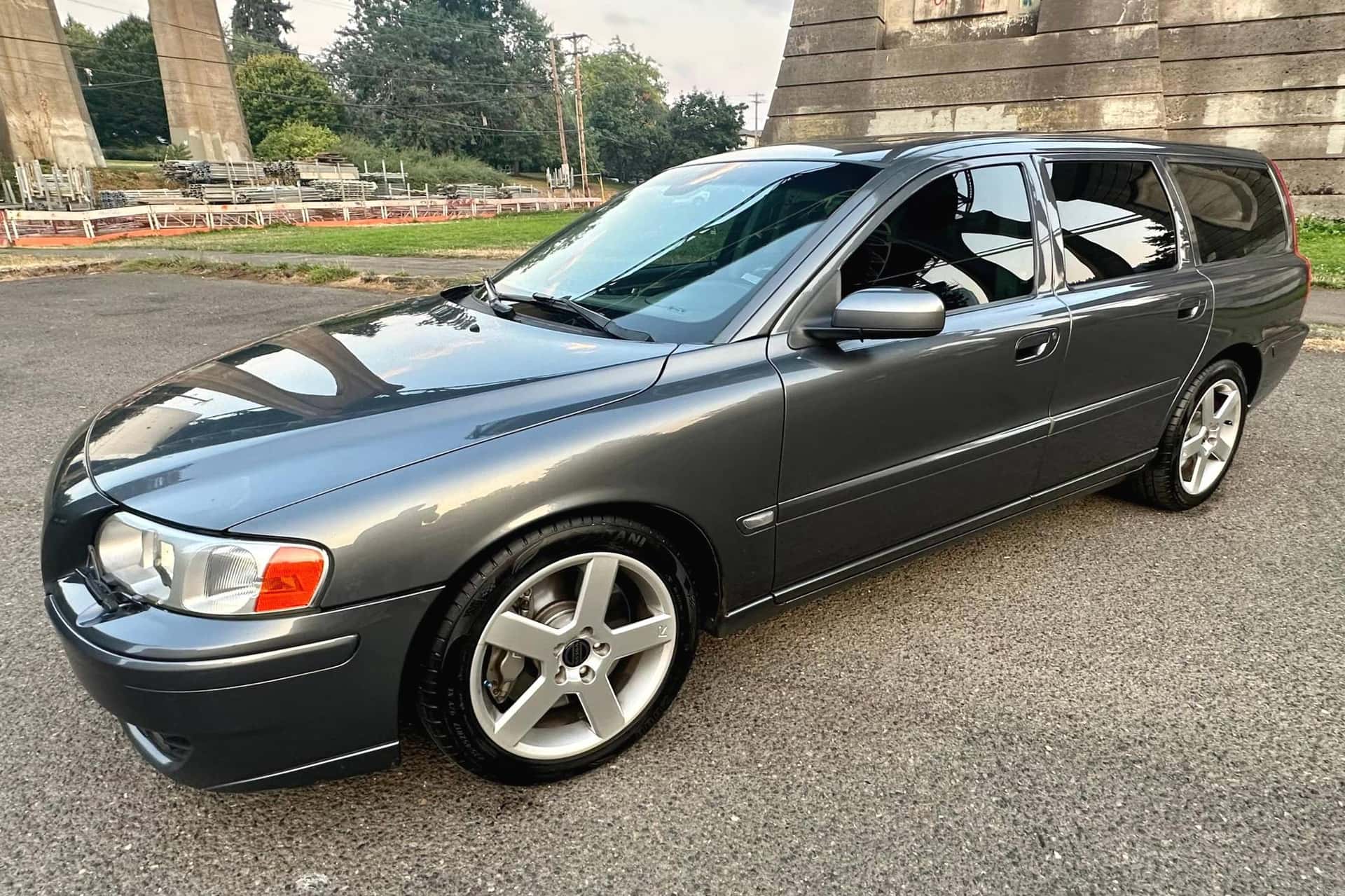 2005 Volvo V70 sold for $6,800