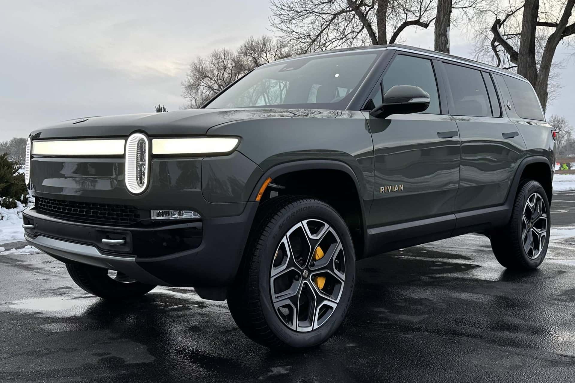 2022 Rivian R1S sold for $101,750