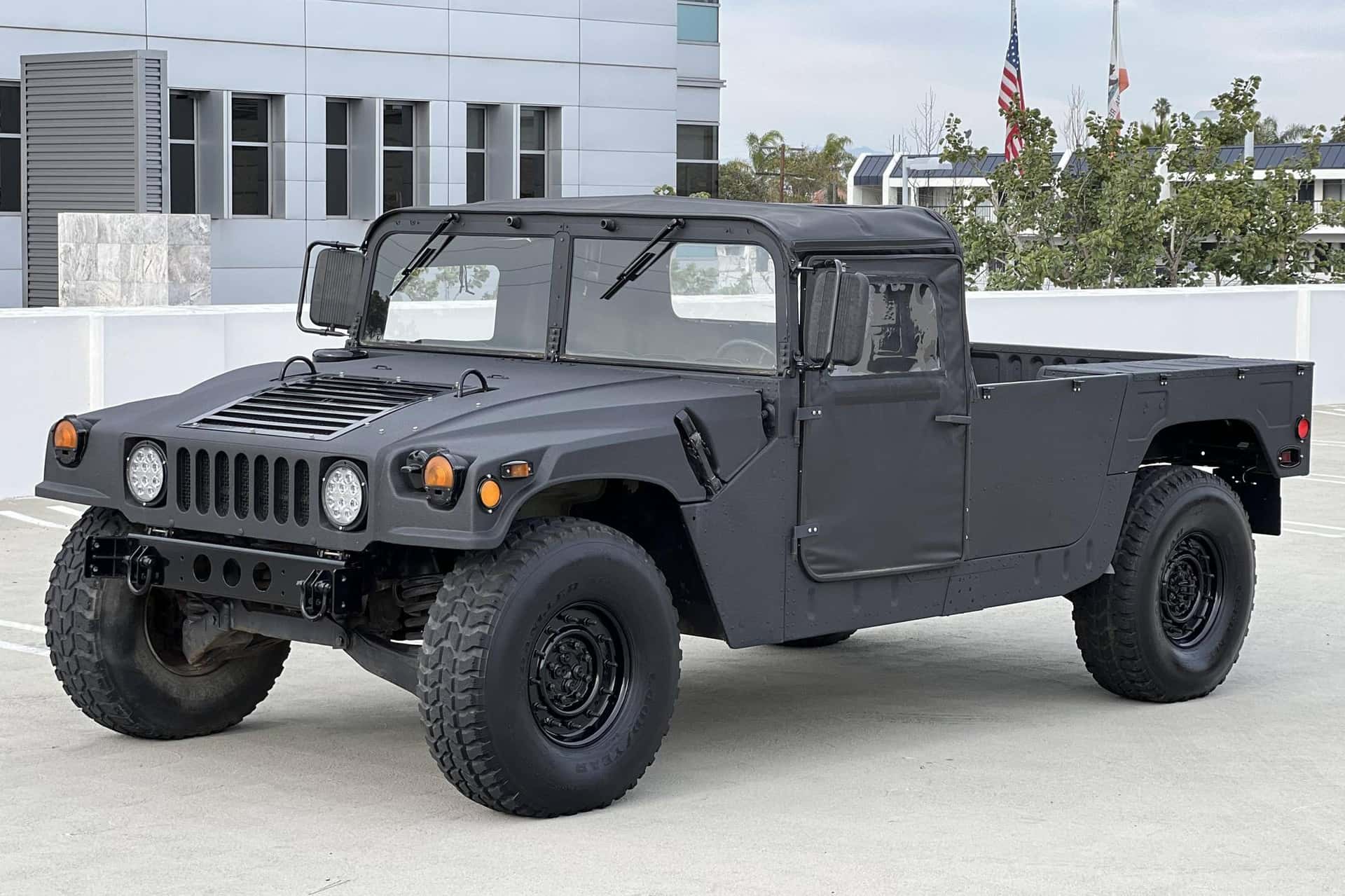 1988 AM General Hummer sold for $20,000