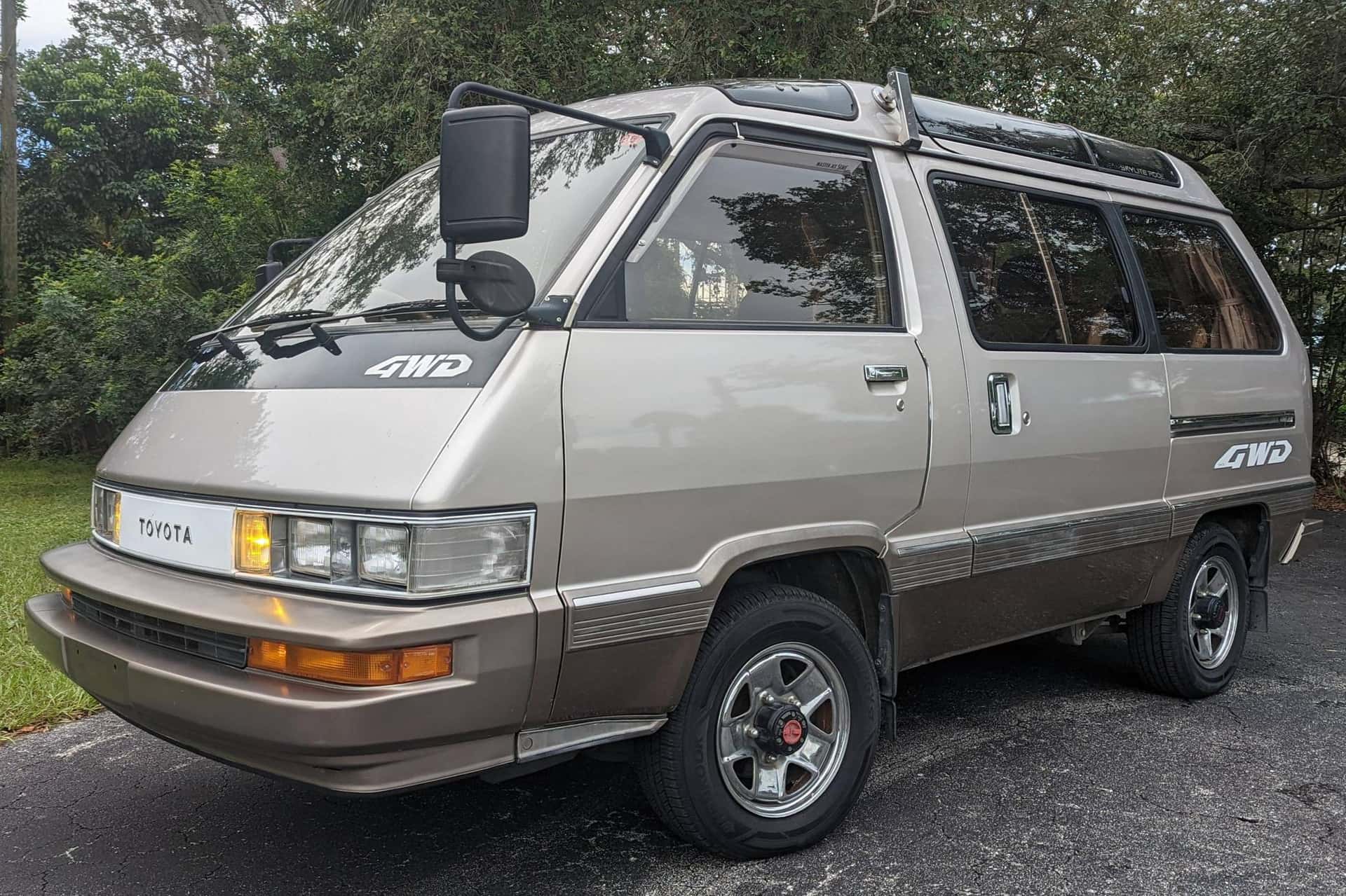 1986 Toyota MasterAce sold for $9,200