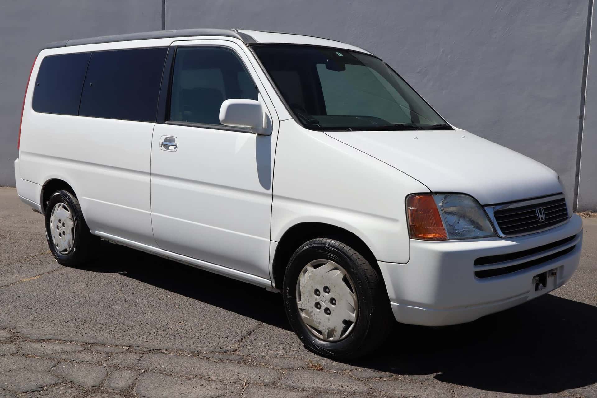 1998 Honda Stepwgn sold for $9,100