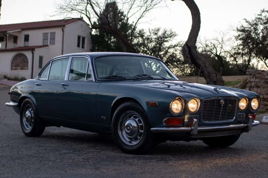 1971 Jaguar XJ Series 1 (1968-1973) sold for $9,000