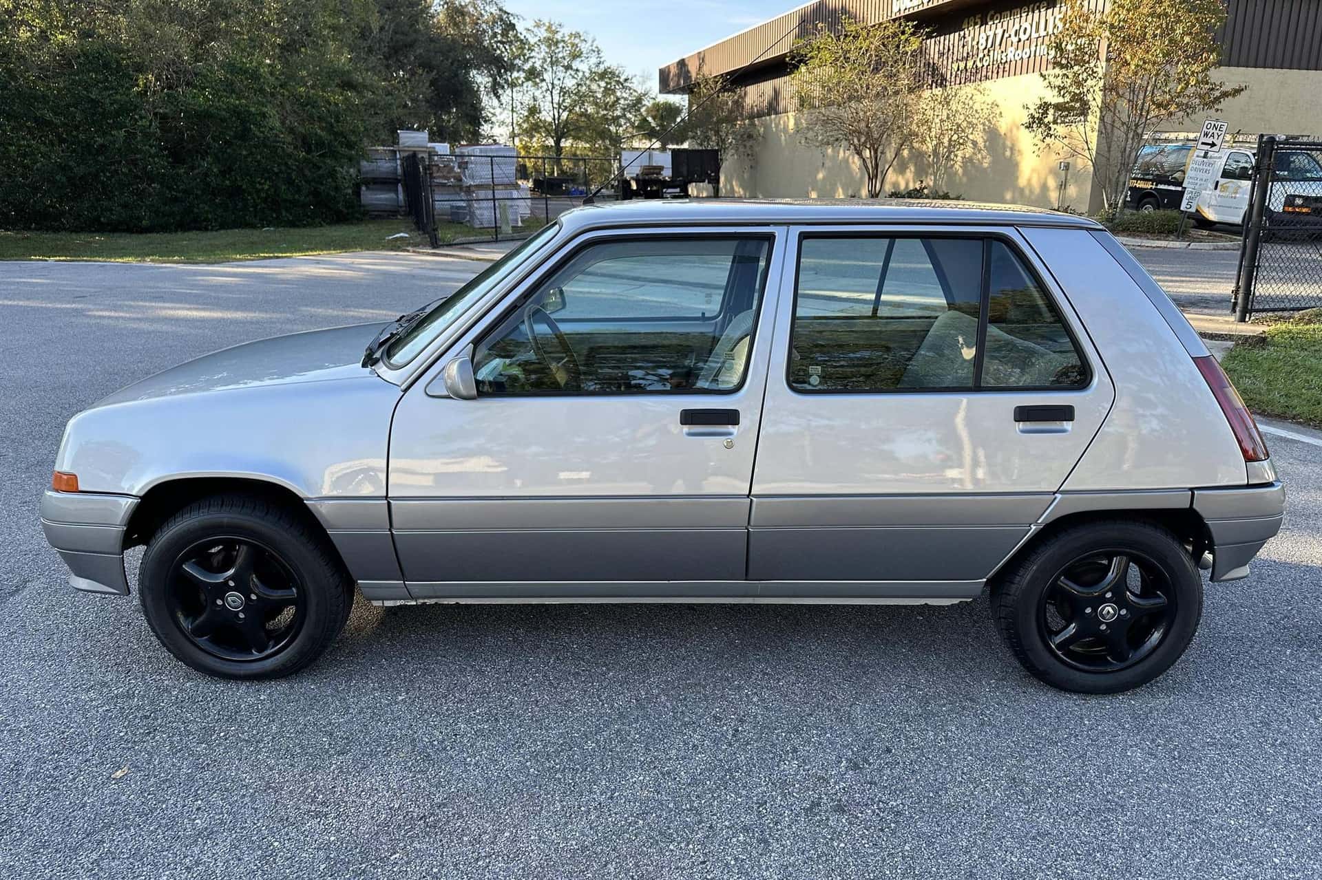 1989 Renault 5 sold for $4,000