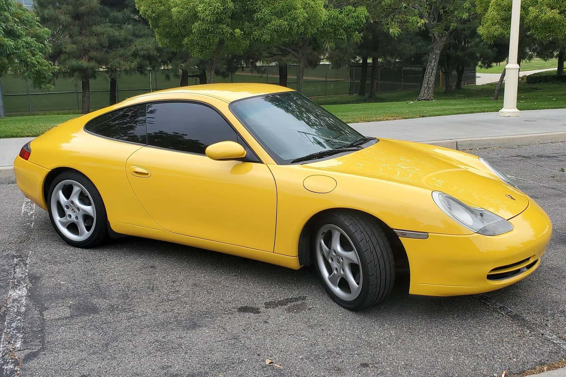 2001 Porsche 996 911 sold for $22,750