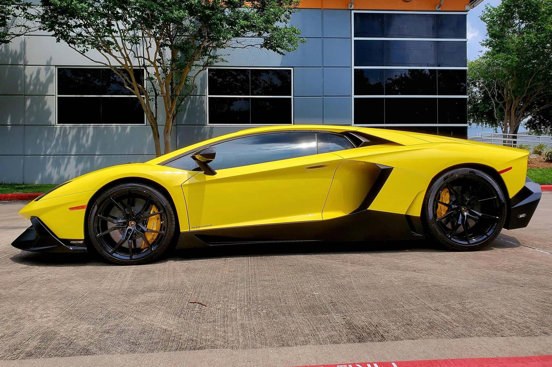 2014 Lamborghini Aventador sold for $286,000