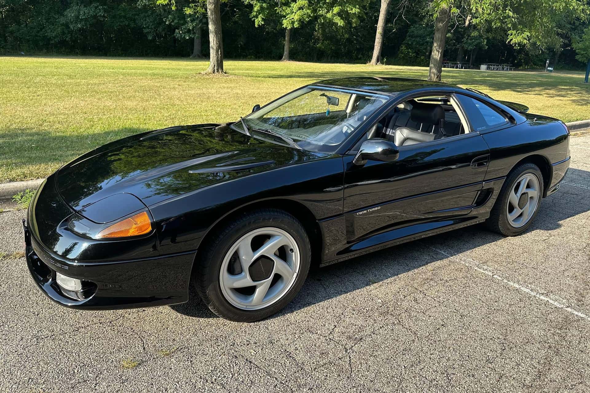 1992 Dodge Stealth sold for $16,700
