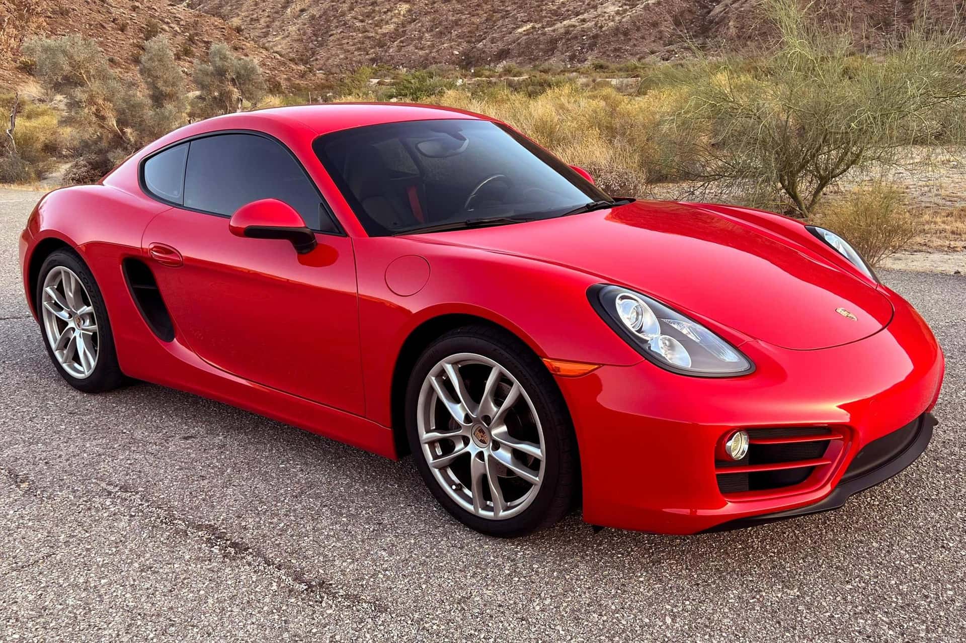 2014 Porsche 981 Cayman sold for $36,981