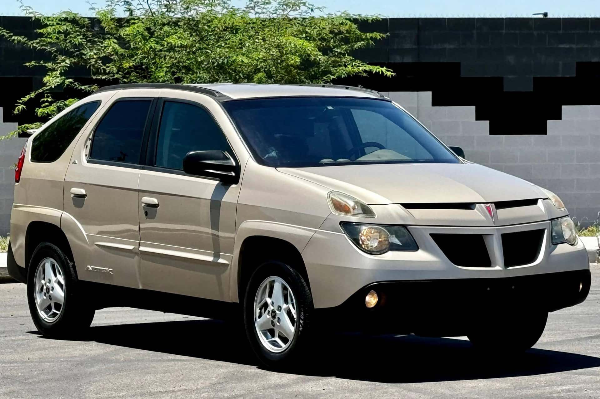 2003 Pontiac Aztek sold for $3,604