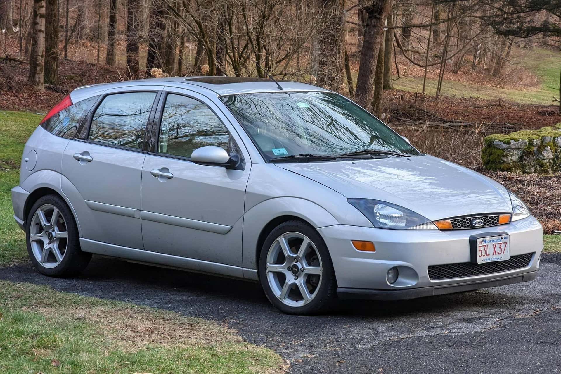 2004 Ford Focus sold for $7,402
