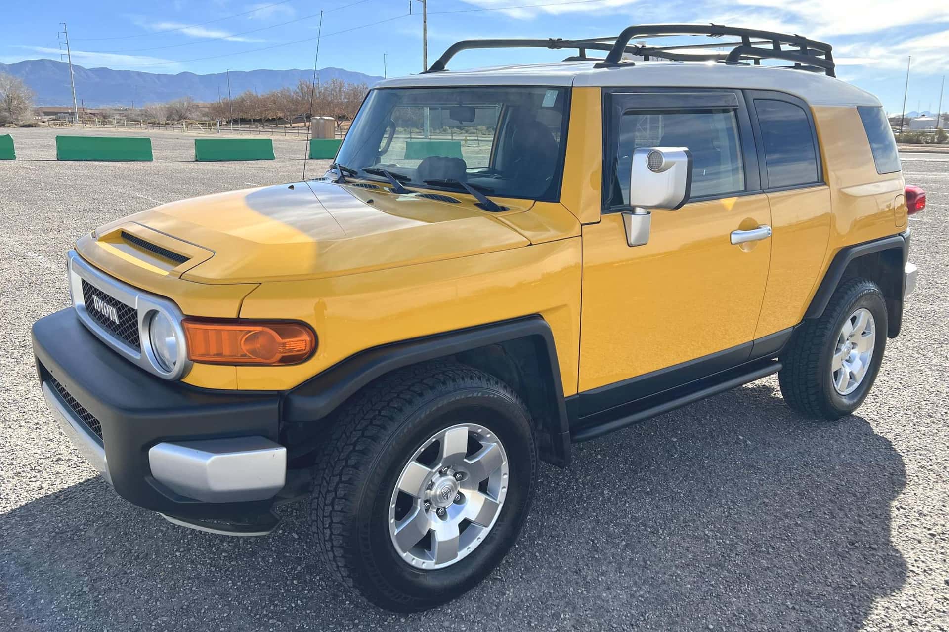 2007 Toyota FJ Cruiser sold for $17,250