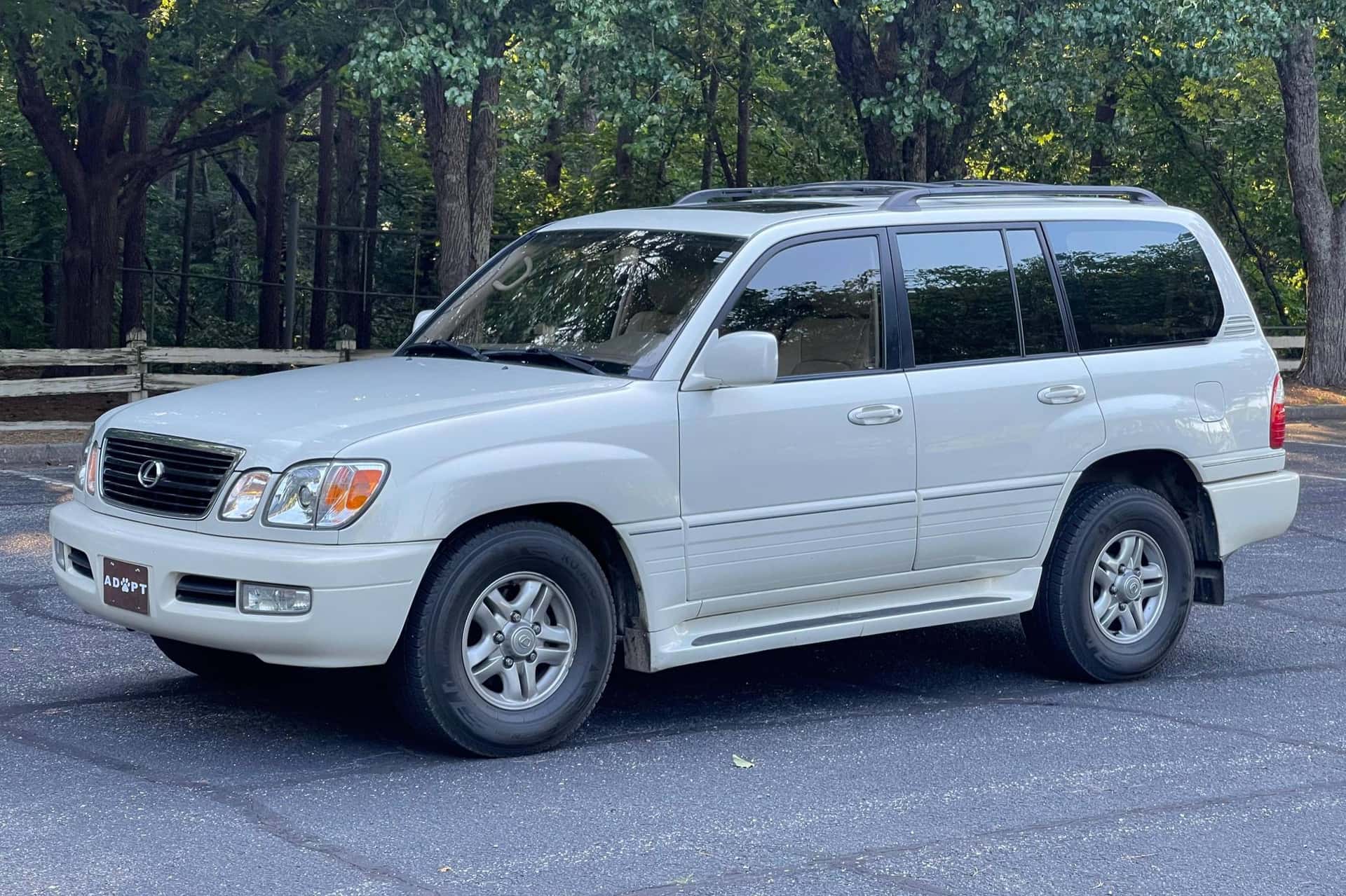 2002 Lexus LX sold for $7,700