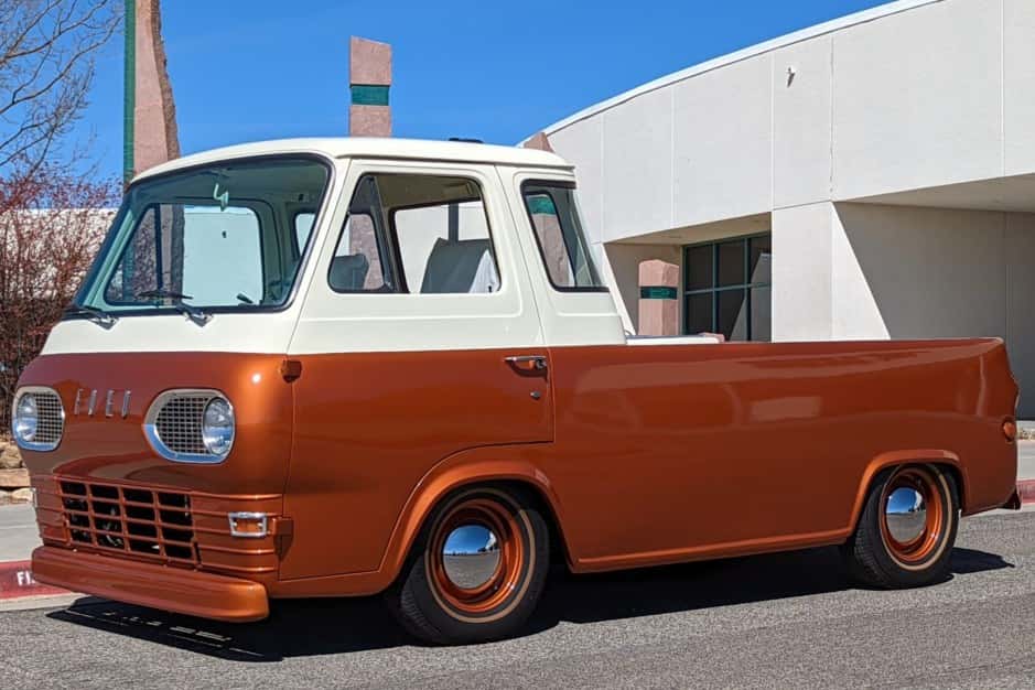 1963 Ford Econoline Pickup sold for $17,001