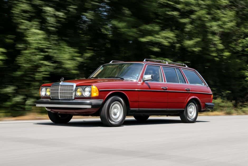 1983 Mercedes-Benz W123 sold for $32,096