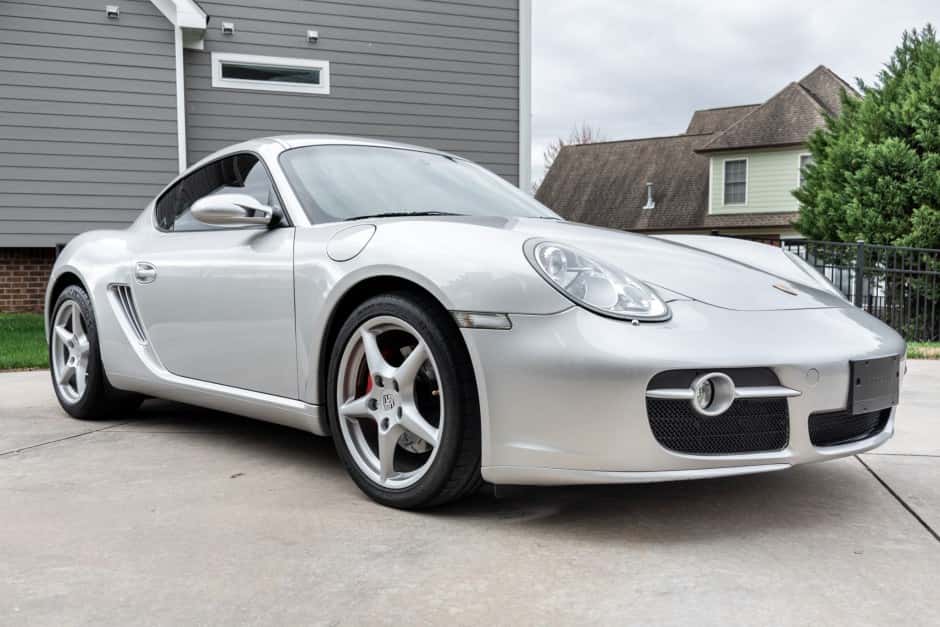 2007 Porsche 987 Cayman sold for $25,800