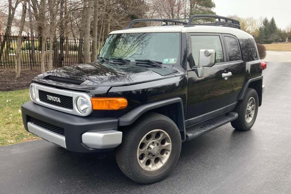 2013 Toyota FJ Cruiser sold for $28,500