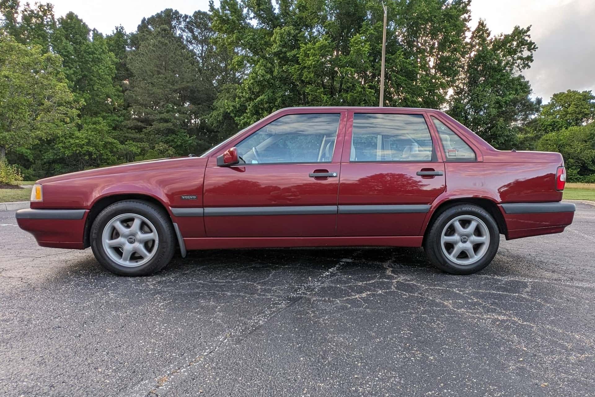 1996 Volvo 850 sold for $8,000