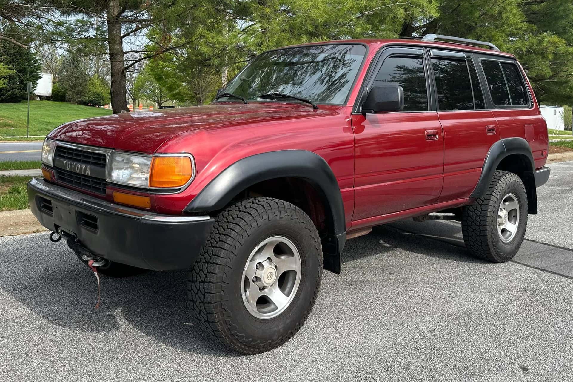 1992 Toyota Land Cruiser sold for $13,350