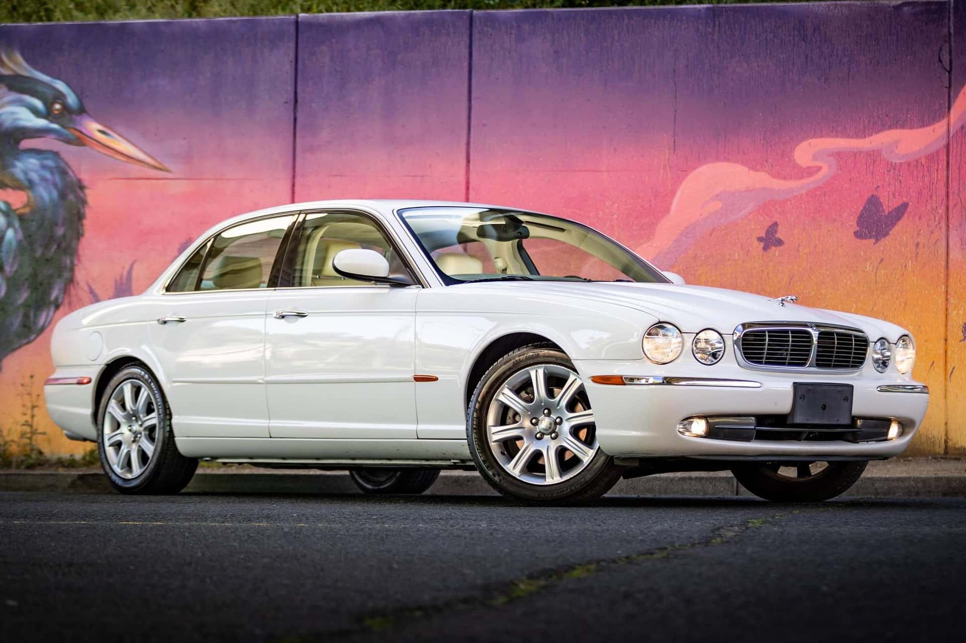 2004 Jaguar XJ8 sold for $5,527