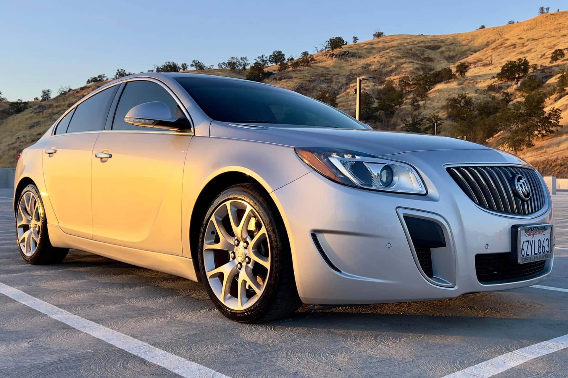 2013 Buick Regal sold for $9,284
