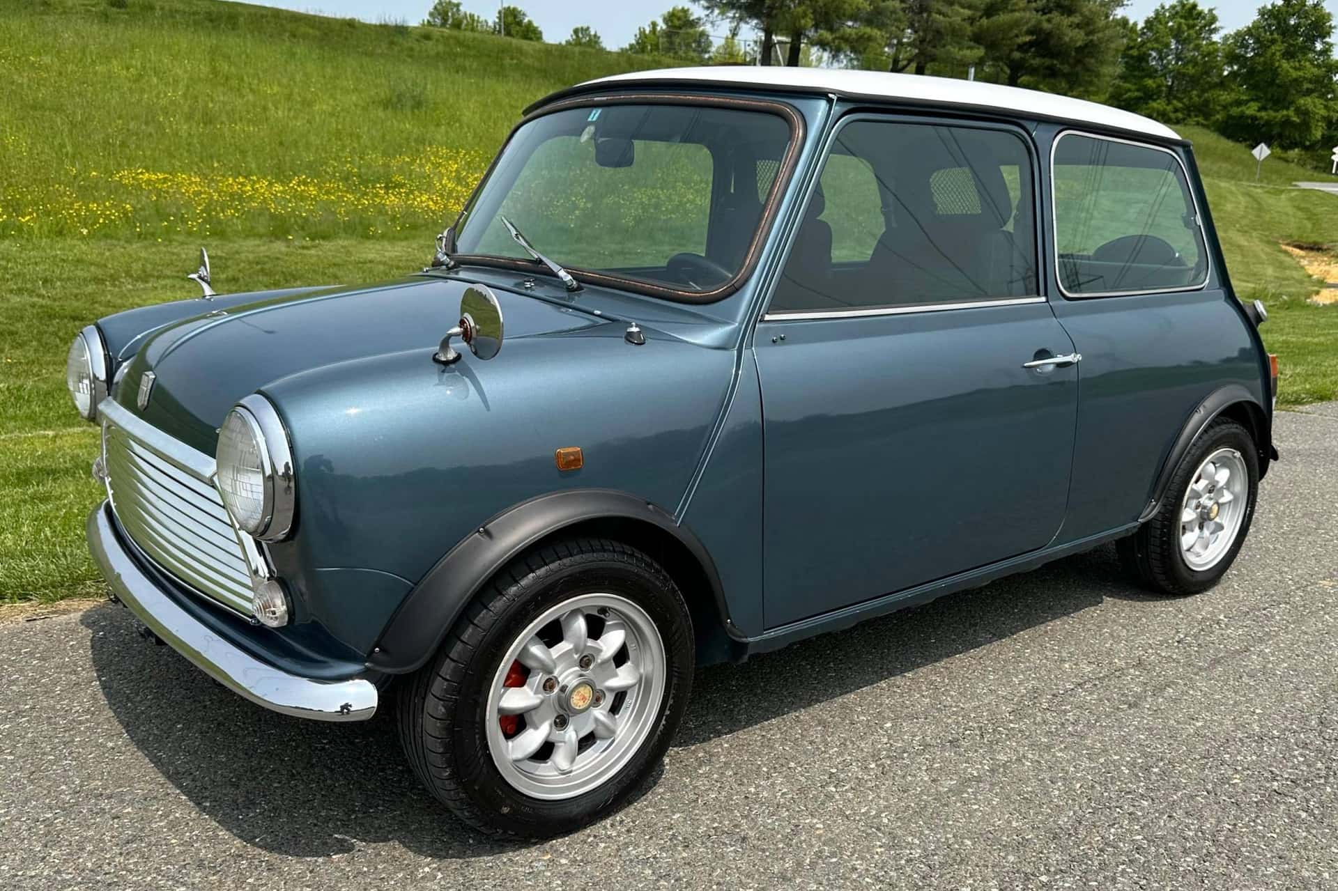 1991 MINI Classic Mini sold for $9,700