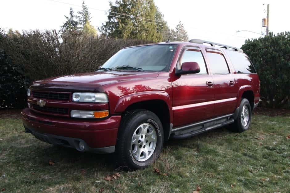 2004 Chevrolet Suburban (GMT800 2000-2006) sold for $15,500