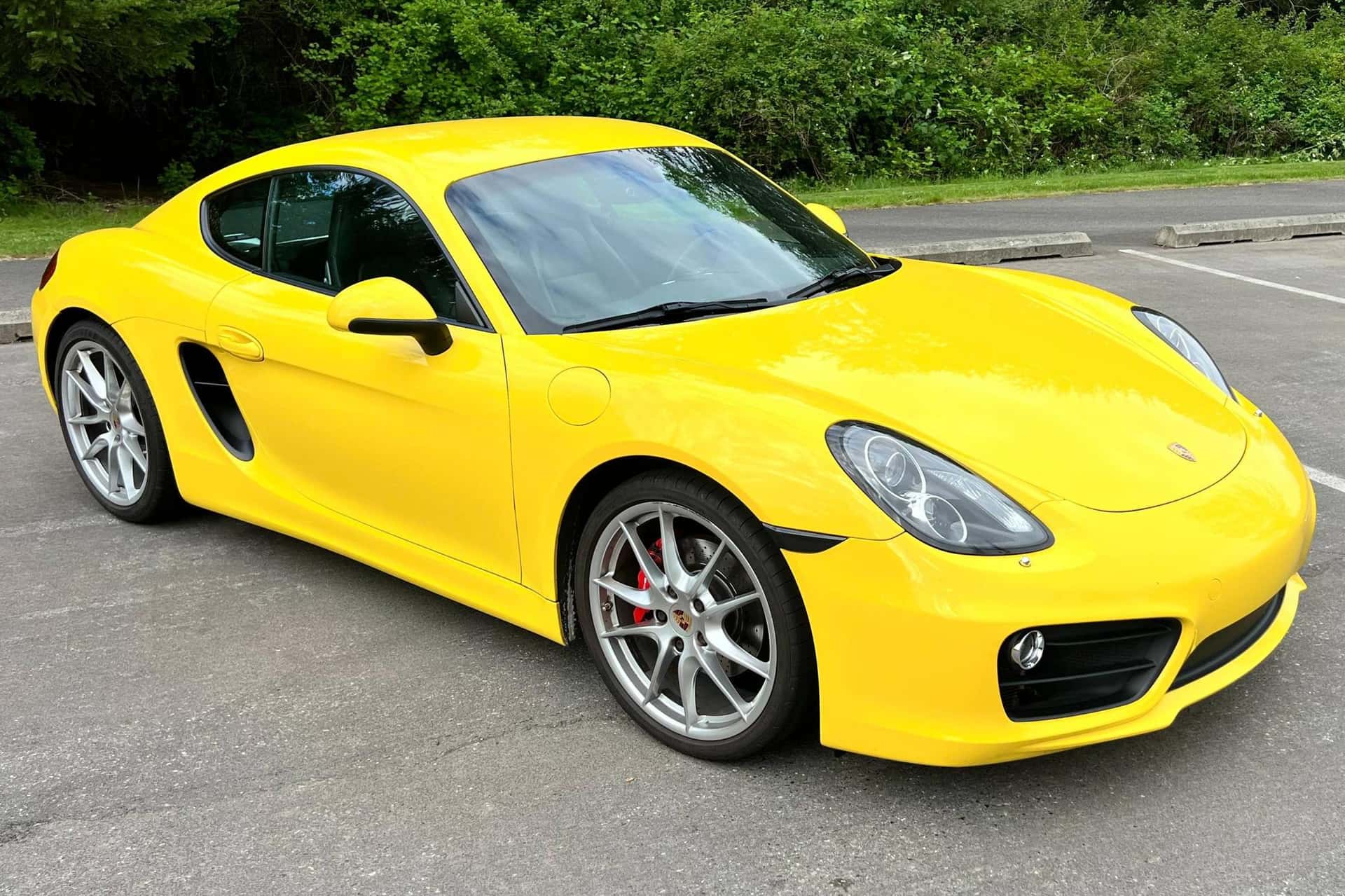 2014 Porsche 981 Cayman sold for $37,750