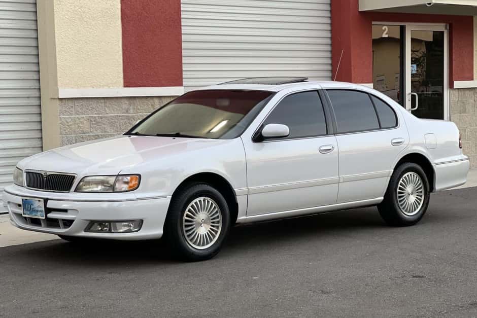 1996 Infiniti  sold for $10,501